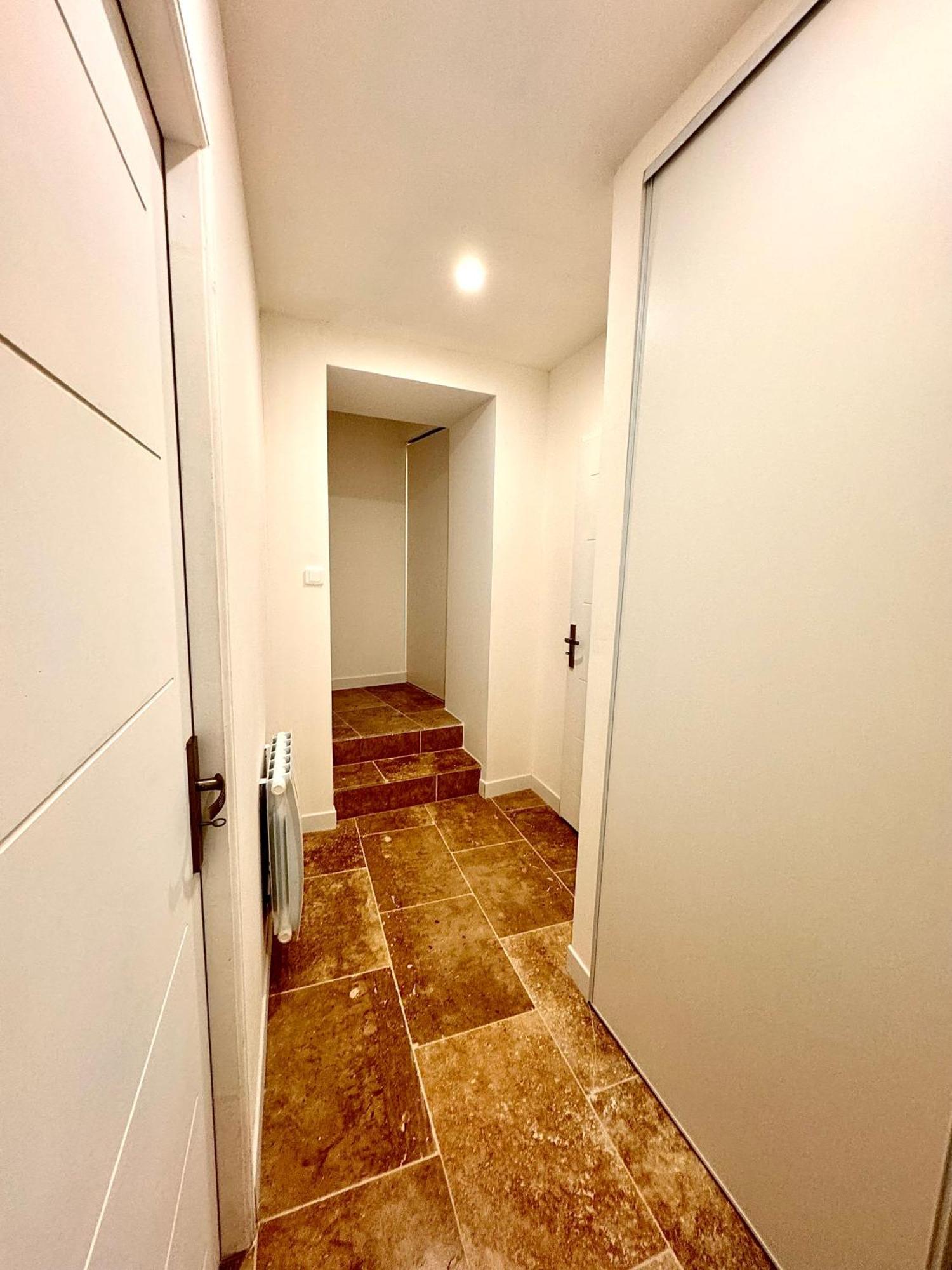 Apartamento Place De Parking Au Pied Du Logement - Spacieux Et Atypique Orléans Exterior foto
